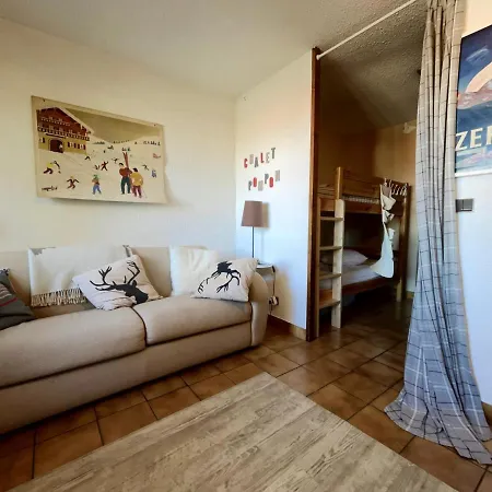 Apartment 4 Pers. Au Pied Des Pistes, Balcon, Parking, Wi-fi, Proche Commerces - Fr-1-572-238 Araches-la-Frasse